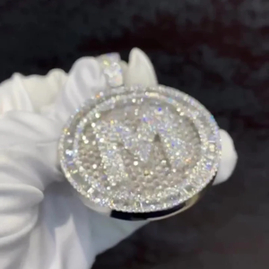 Colgante de Corona de Plata de Ley 925 con Incrustaciones de Diamantes Moissanite VVS, Colgante Redondo de Lujo, Regalo para Hombres y Mujeres - Product Image 3