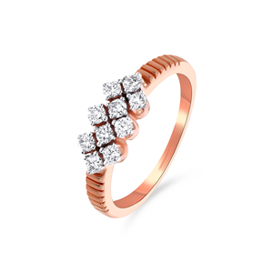 Bague Diamant Glamour of Simplicity en Or Rose, avec un grappe floral multi-pierres et un sangle texturée - Product Image 1