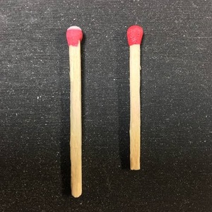 Allumettes en cire à combustion longue durée OEM avec boîte personnalisée, bâtonnets d'allumettes en bois pour l'exportation en gros, fourniture directe d'usine - Product Image 1