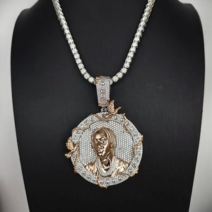 Pendentif Moissanite Personnalisé en Disque Rond, Cadeau pour Rapper, Plaqué Or Rose avec Argent Sterling 925, Breloques Personnalisables - Product Image 3