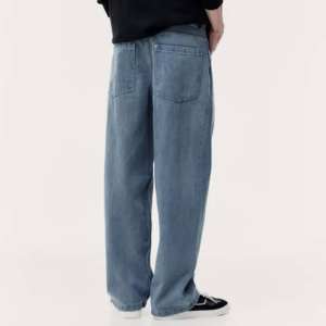 กางเกงยีนส์ทรงตรงผู้ชายแฟชั่นทันสมัย ผ้าโพลีเอสเตอร์ผสมคอตตอน เป็นมิตรต่อสิ่งแวดล้อม สไตล์ไฮสตรีท ทรงเข้ารูป แต่งขาด ดีไซน์เชือกผูก - Product Image 4