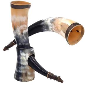 Corne à boire viking en corne de buffle naturelle avec support en corne, durable, écologique, fait à la main, cadeau d'affaires - Product Image 1