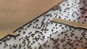 Etiqueta adhesiva UHF RFID tamaño 50x30mm, chip U9, fabricada en Vietnam, etiqueta UHF RFID personalizable para el seguimiento de artículos. - Product Image 2