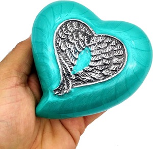 Urne funéraire en forme de cœur avec motif papillon pour cendres d'adultes, urne décorative résistante à la chaleur pour cendres de maman, finition dorée gravée. - Product Image 6