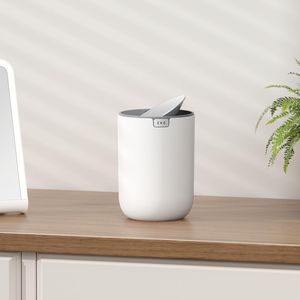 Poubelle miniature Fandy 0,58 gal/2,2 L avec couvercle basculant pour la salle de bain, le comptoir, la coiffeuse, le bureau, les petits bacs à déchets - Product Image 2