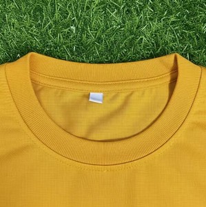 T-shirt en coton 280 g/m² pour homme avec logo, manches courtes, impression graphique personnalisée en relief pour homme - Product Image 3