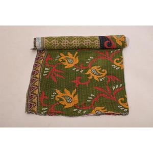 Couverture Kantha en coton patchwork bohème, faite à la main, réversible, pour lit ou canapé, décoration intérieure, fabriquée en Inde - Product Image 3