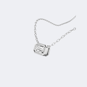 Collar Solitario con Diamante de 0.20CTW con Engaste de Bisel Esmeralda - Product Image 5