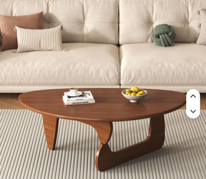 Table basse en cuir vintage avec plateau triangulaire en bois clair et base sculpturale, style Mid-Century Modern, pour décoration de salon - Product Image 6