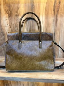 Sac à main en cuir de vachette véritable pour femme |   Sac fourre-tout en cuir marron |   Sac à main artisanal à poignée supérieure et bandoulière |   Vêtements pour femmes sur mesure - Product Image 2