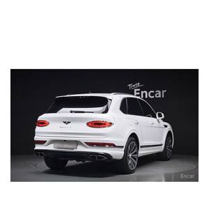 Bentley Bentayga 4.0 V8 modèle août 2021 avec 40 465 km, boîte automatique, sièges en cuir, caméra de recul - Product Image 2