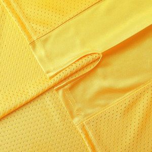 Camiseta de Fútbol para Hombre con Cuello en V, Estampado Digital, Bloques de Color Amarillo, Diseño de Parches, Estilo Urbano Único, Manga Corta, Corte Regular - Product Image 6