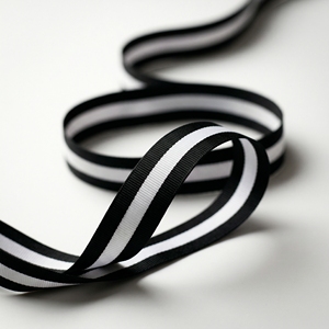 Neelkamal Industries - Cinta Grosgrain a Rayas Blancas y Negras de 25 mm (1 Pulgada) con Rayas Centrales para Lazos, Adornos y Envolturas al por Mayor - Product Image 1