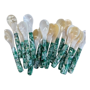 Cuillère à caviar de luxe en nacre écologique de qualité supérieure, non réactive, vente en gros – NOUVEAUTÉ ! - Product Image 1