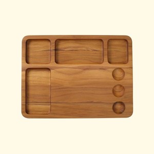 Tabla de Cortar Profesional Premium de Madera Dura de Grano Ancho con Patas de Latón, 1.5 cm de Grosor, Ecológica y Sostenible, Apta para Lavavajillas - Product Image 4