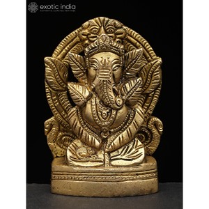 Statue en laiton complexe de 4 \ "de Ganesha avec la conception de petite sculpture du trône de Kirtimukha - Product Image 2