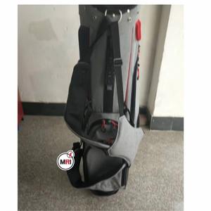Sac de golf de luxe personnalisé noir et gris en cuir et polyester, neuf, de haute qualité, avec support, pour le dimanche de golf - Product Image 4