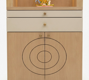 หิ้งบูชาไม้เนื้อแข็งทันสมัยพร้อมไฟ LED ประดับลายออมและพระกฤษณะ |   หิ้งบูชาขนาดใหญ่สำหรับบ้าน ดีไซน์สวยงาม พร้อมลิ้นชักเก็บของและตู้เก็บของ - Product Image 2