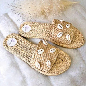 Pantoufles en jacinthe d'eau écologiques de qualité export, pantoufles de plage en jacinthe d'eau pour femmes, usage intérieur, fabricant vietnamien - Product Image 1