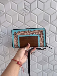 Cartera tallada a mano con diseño occidental, borde de embrague con cuero de piel de vaca de color turquesa, billetera multiusos - Product Image 3