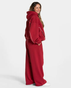 เสื้อฮู้ดสตรีทแวร์โอเวอร์ไซส์สีแดงสำหรับฤดูหนาว แต่งแถบสีตัดกัน ไหล่ตก ผ้าฝ้ายฟลีซ 100% สไตล์สปอร์ต - Product Image 6