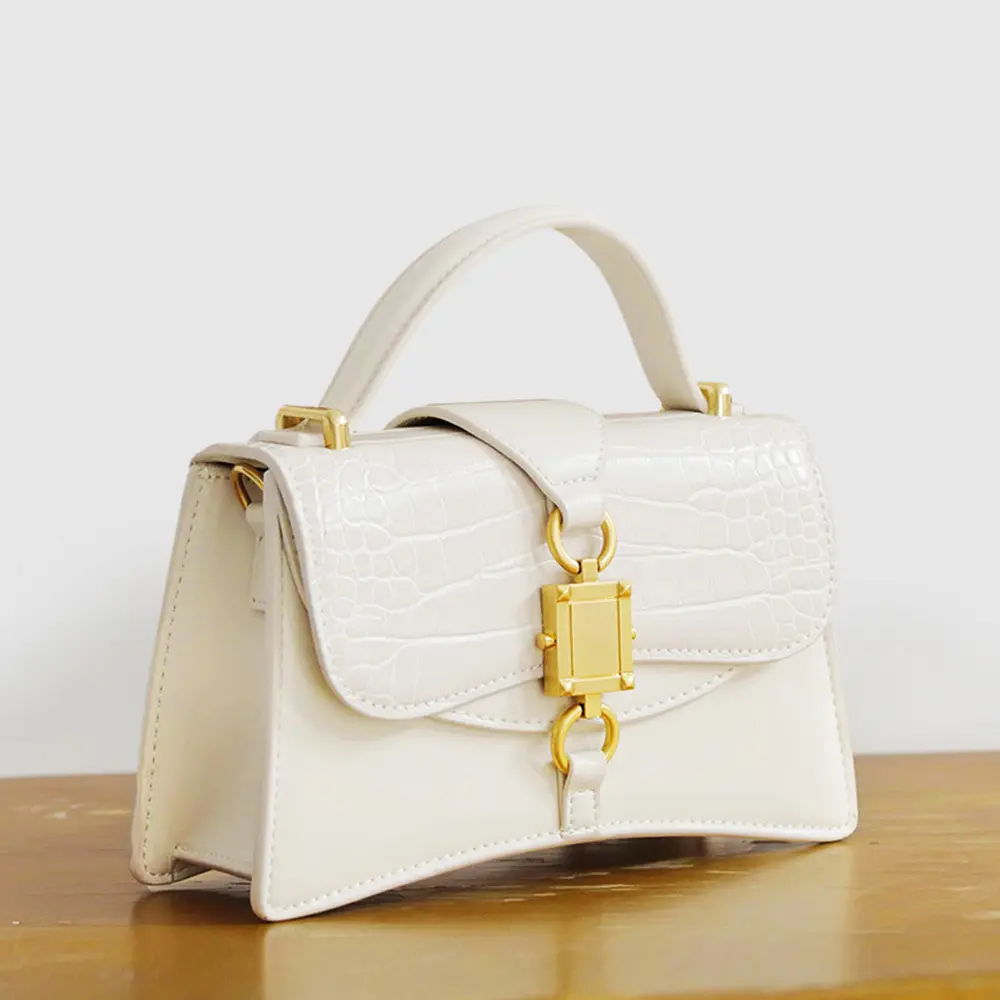 Lüks tasarımcı çantaları kadın çantaları ünlü marka Borsa bir Tracolla taneli deri Crossbody çanta