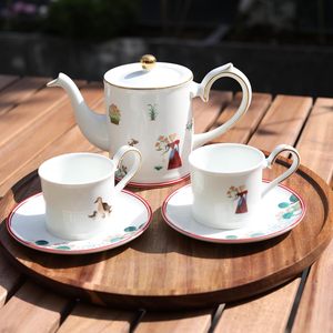 Ensemble de plateaux de service ronds en bois, design minimaliste verni, empilables, pour la présentation des aliments sur table - Product Image 4