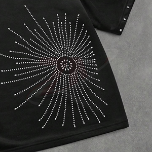 Camiseta Corta Negra Oversize para Hombre con Diseño de Puntos de Diamantes de Imitación, Manga Corta, Cuello Redondo, Estilo Urbano, Tejida - Product Image 4