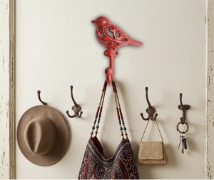 Porte-manteau mural multifonctionnel en métal rouge, style rustique, motif animal, crochet simple, installation par perçage - Product Image 4