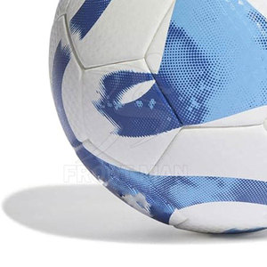 Ballon de football d'entraînement polyvalent de haute qualité, conçu pour le développement des compétences, les séances d'équipe et les jeux de terrain - Product Image 3