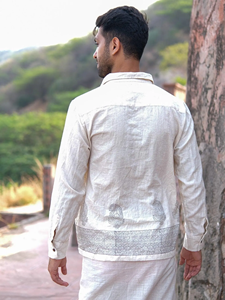 Camisa de algodón Khadi estampada a mano para hombre, blanca, estilo étnico, informal, ligera, transpirable, con botones. - Product Image 3