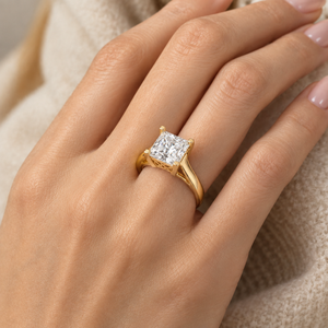Anillo Solitario con Diamante Cultivado en Laboratorio, Corte Princesa, 6.20 Quilates, Oro Amarillo de 14K, Certificado IGI, Clásico, para Compromiso o Boda - Product Image 3
