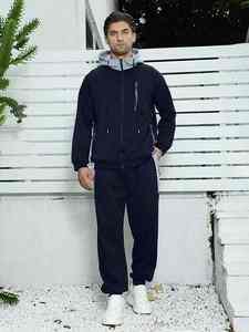 Conjunto Deportivo Unisex con Capucha de Forro Polar, Silueta Ajustada, para Invierno, Gimnasio, Entrenamiento, Ropa Urbana, con Logotipo Personalizado - Product Image 4