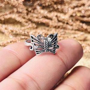 แหวนรูปผีเสื้อ สไตล์โบฮีเมียน แหวนลายสัตว์ วินเทจ ทำจากทองเหลือง สำหรับผู้หญิง ชุบเงินแบบออกซิไดซ์ เครื่องประดับจากธรรมชาติ ขายส่ง - Product Image 4