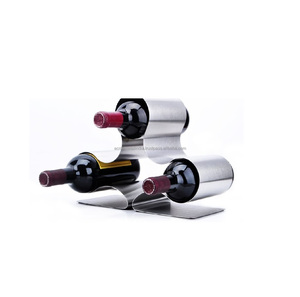 Porte-bouteilles mural rond de luxe en métal noir au design moderne, parfait pour l'exposition élégante de bouteilles de vin - Product Image 6