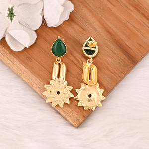 Pendientes de Diseño con Gema Hidroelástica Verde, Bañados en Oro, con Diseño Floral, Joyería de Moda Hecha a Mano para Mujer - Product Image 5