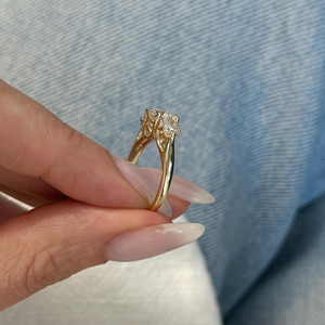 Anillo de Compromiso y Boda con Diamante Cultivado en Laboratorio, Corte Ovalado, 1.50 Quilates, Oro Amarillo de 14k, Joyería para Regalo - Product Image 6