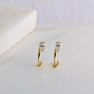 Pendientes de Aro Huggie de Oro Amarillo Sólido de 14K con Diamante Cultivado en Laboratorio Corte Pera Certificado IGI VS+ de 8mm, Regalo de Moda para Fiesta y Cumpleaños para Mujer - Product Image 4