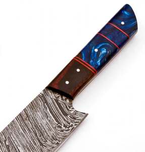 Cuchillo de Cocina Artesanal de Acero de Damasco con Resina Azul Voluteada y Mango de Madera - Product Image 2