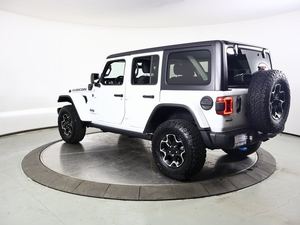 Wrangler 4xe Rubicon 4WD d'occasion propre, modèle 2022 - Product Image 3