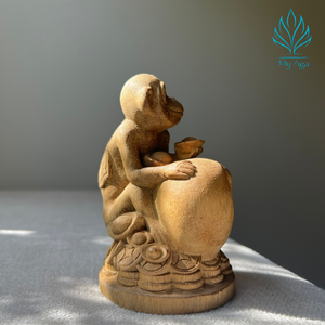 Exclusiva Estatua del Zodiaco Asiático en Madera de Agar, Escultura Feng Shui - Estatua de Mono, Decoración Compacta para Mesa de Salón - Product Image 3