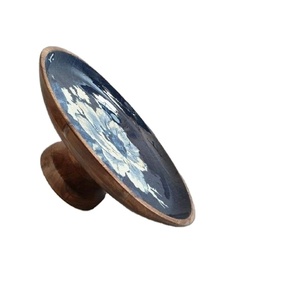 Support à gâteau en bois naturel de meilleure qualité pour les mariages, serveur de produits en bois rond, présentoir à gâteaux, présentoir à cupcakes - Product Image 1