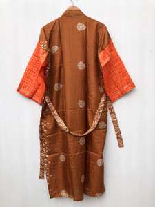 Robe Kimono Longue en Soie à Col en V pour Femme, Légère et Colorée, Idéale pour la Plage ou les Resorts, Vente en Gros - Product Image 3