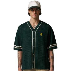 Chemise de baseball en tricot crocheté pour homme, manches courtes, boutonnée, bordure rayée, décontractée, tricot d'été, vente en gros OEM - Product Image 6