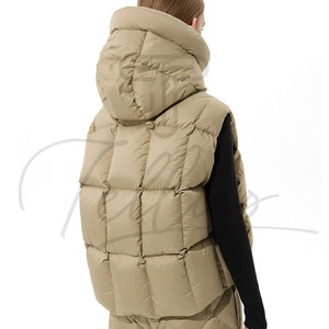 Chaleco Acolchado sin Mangas con Capucha para Mujer, Color Sólido, Cierre de Cremallera, Transpirable, Resistente al Viento, Prenda Exterior de Poliéster Ecológico, Corte Regular - Product Image 3