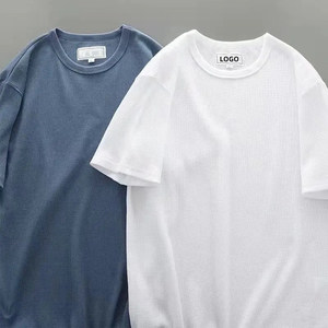 T-shirt à manches courtes en coton 100% à texture gaufrée, broderie personnalisée, t-shirt gaufré surdimensionné, t-shirt texturé pour homme - Product Image 3