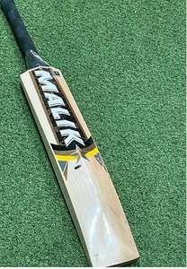 ไม้คริกเก็ต Mb Malik MBS Big Hitter ทำจากไม้ Willow ของอังกฤษ โปรไฟล์เต็มรูปแบบ จุดหวานต่ำ-กลาง น้ำหนักเบา ทนทาน ผลิตด้วยกรรมวิธีการอัดแน่น - Product Image 5