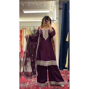 Hermoso conjunto de traje de fiesta para mujer talla XL con trabajo de hilo y secuencia - Product Image 3