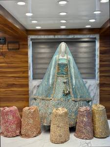 Lehenga Choli brodé de perles turquoise avec voile en tulle, robe de mariée traditionnelle indienne pour cérémonie - Product Image 2