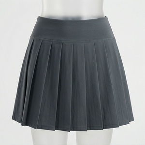 Jupe plissée mini pour femme, couleur unie, taille haute, respirante, en satin, style sportif japonais, pour l'été - Product Image 1